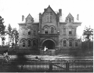 Old Calhoun Count Courthouse